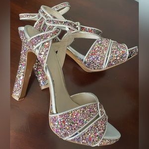 Sz 7 NINE WEST HOTLIST PLATFORM Never Worn Glitter Heels Sequins